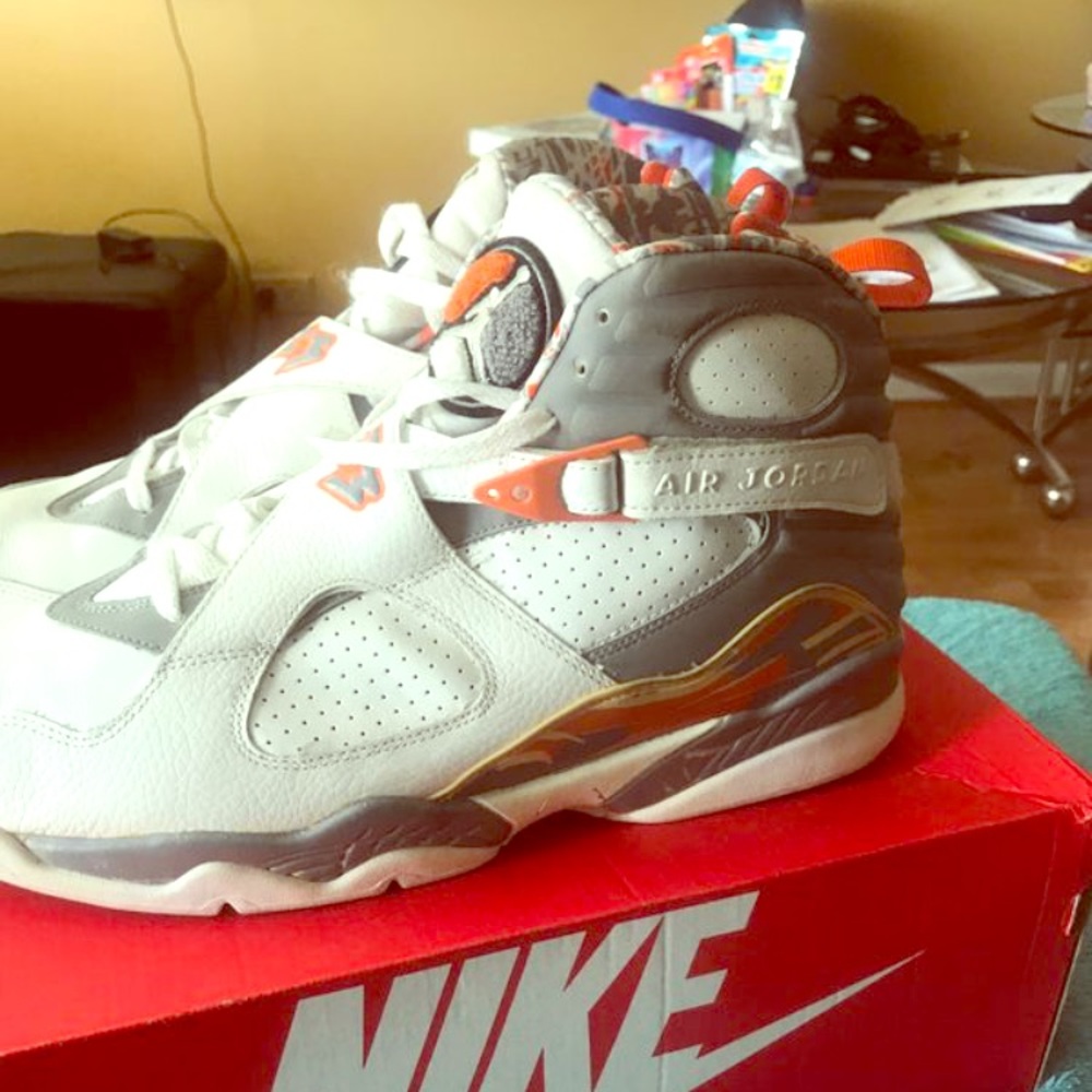 SOLD 2007 Air Jordan 8 Retro “White/Orange Blaze”